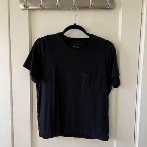 Everlane Black Short Sleeve Tee with Pocket